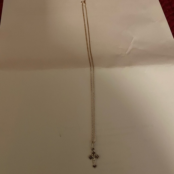 Beautiful Necklace with Cross - Picture 5 of 5